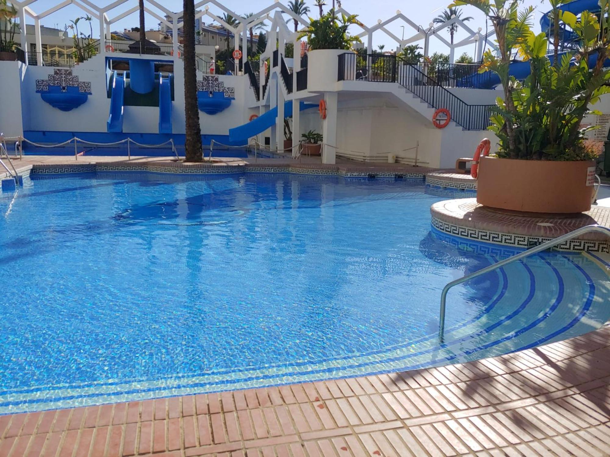 Benalbeach R&R Suite Беналмадена Екстериор снимка
